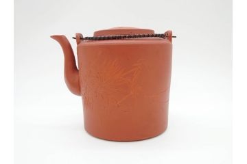 中国　朱泥　源典炳記　花鳥図　茶道具　繊細なデザインが彫られた急須(共箱付き、和食器、茶器)(R-069715)