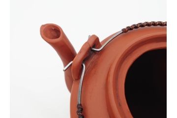 中国　朱泥　源典炳記　花鳥図　茶道具　繊細なデザインが彫られた急須(共箱付き、和食器、茶器)(R-069715)