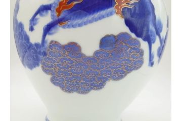 大正〜昭和初期　オールド香蘭社　染付　染錦　瑞雲麒麟文　大胆なデザインが目を惹く花入(花瓶、花器)(R-069717)