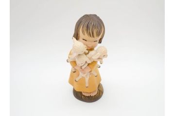 イタリア　ANRI(アンリ)　Juan FERRANDIZ(ホアンフェランディス)　子羊を抱く少女　笑顔が可愛らしい木彫り人形(ウッドドール、置物)(R-069719)