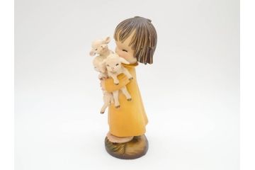 イタリア　ANRI(アンリ)　Juan FERRANDIZ(ホアンフェランディス)　子羊を抱く少女　笑顔が可愛らしい木彫り人形(ウッドドール、置物)(R-069719)