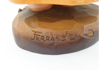 イタリア　ANRI(アンリ)　Juan FERRANDIZ(ホアンフェランディス)　子羊を抱く少女　笑顔が可愛らしい木彫り人形(ウッドドール、置物)(R-069719)