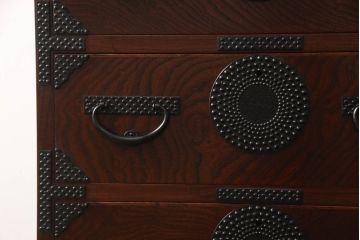 中古　美品　岩谷堂箪笥　あられ紋様の金具がモダンな雰囲気を醸し出す和箪笥(引き出し、収納箪笥、衣装タンス、整理たんす、チェスト)(R-069731)