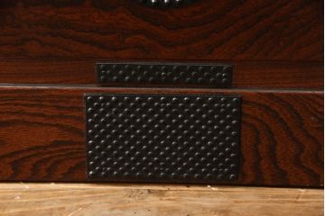 中古　美品　岩谷堂箪笥　あられ紋様の金具がモダンな雰囲気を醸し出す和箪笥(引き出し、収納箪笥、衣装タンス、整理たんす、チェスト)(R-069731)