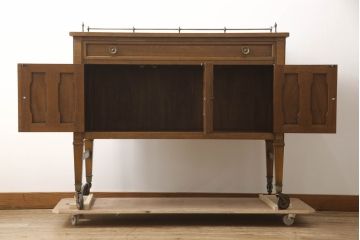 中古　DREXEL HERITAGE(ドレクセルヘリテイジ)　Triune(トライユン)　クラシカルな雰囲気が素敵なキャスター付きサービス台(ワゴン、サイドボード、サイドキャビネット、サーバー、収納棚、戸棚)(R-069735)