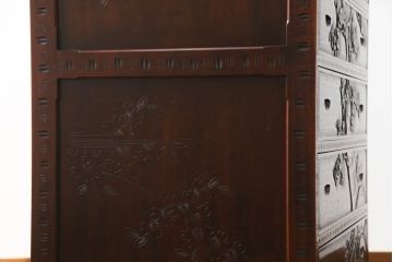 中古　美品　軽井沢彫り　桜の彫刻が優美な印象の奥行たっぷりのチェスト(和箪笥、衣装タンス、収納たんす、引き出し)(R-069736)