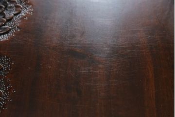 中古　美品　軽井沢彫り　桜の彫刻が優美な印象の奥行たっぷりのチェスト(和箪笥、衣装タンス、収納たんす、引き出し)(R-069736)