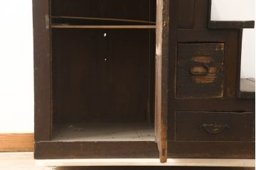 和製アンティーク　希少サイズ　杉(スギ)材と檜(ヒノキ)材　和モダンのお部屋の魅力をぐっと引き上げる幅狭階段箪笥(和箪笥、時代箪笥、収納箪笥、引き出し)(R-069737)