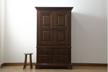 中古　松本民芸家具　丸い取っ手がアクセントのE型洋服タンス(衣装箪笥、整理タンス、収納たんす、ワードローブ、引き出し、チェスト)(R-069758)