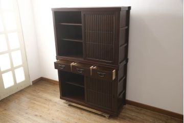 中古　美品　上質な和の空間を演出する二段重ね水屋箪笥(食器棚、茶箪笥、キャビネット、収納棚、戸棚、店舗什器)(R-069759)
