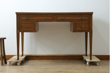 中古　DREXEL HERITAGE(ドレクセルヘリテイジ)　Triune(トライユン)　クラシックなデザインが素敵なニーホールデスク　定価約41万円　(R-069766)