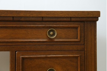 中古　DREXEL HERITAGE(ドレクセルヘリテイジ)　Triune(トライユン)　クラシックなデザインが素敵なニーホールデスク　定価約41万円　(R-069766)