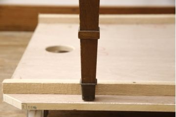 中古　DREXEL HERITAGE(ドレクセルヘリテイジ)　Triune(トライユン)　クラシックなデザインが素敵なニーホールデスク(両袖デスク、机、ワークデスク、在宅ワーク用、在宅用)(定価約41万円)(R-069766)