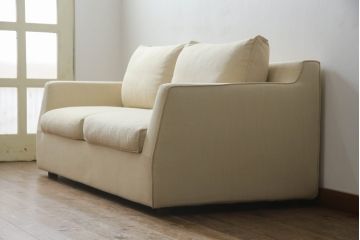 中古　ACTUS(アクタス)　シンプルモダンな佇まいが魅力の2人掛けソファ(二人掛け、2P)(R-069767)