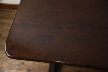 中古　美品　松本民芸家具　クラシカルな脚がおしゃれなT型食卓(ダイニングテーブル、作業台、4人掛け、6人掛け)(定価約33万円)(R-069770)