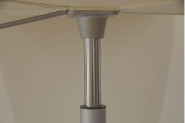 中古　短期展示品　美品　Cassinaixc.(カッシーナイクスシー)　Boomerang(ブーメラン)　シンプルで上品な佇まいが魅力のカウンターチェア4脚セット(回転椅子、ハイチェア、アームレスチェア、店舗什器)(R-069786)
