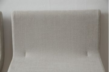 中古　短期展示品　美品　Cassinaixc.(カッシーナイクスシー)　Boomerang(ブーメラン)　シンプルで上品な佇まいが魅力のカウンターチェア4脚セット(回転椅子、ハイチェア、アームレスチェア、店舗什器)(R-069787)