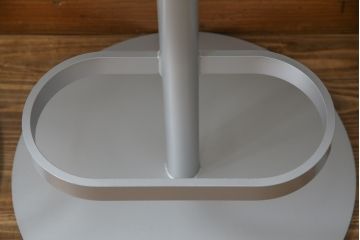 中古　短期展示品　美品　Cassinaixc.(カッシーナイクスシー)　Boomerang(ブーメラン)　シンプルで上品な佇まいが魅力のカウンターチェア4脚セット(回転椅子、ハイチェア、アームレスチェア、店舗什器)(R-069787)