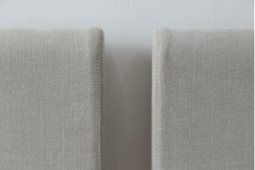 中古　短期展示品　美品　Cassinaixc.(カッシーナイクスシー)　Boomerang(ブーメラン)　シンプルで上品な佇まいが魅力のカウンターチェア2脚セット(回転椅子、ハイチェア、アームレスチェア、店舗什器)(R-069788)