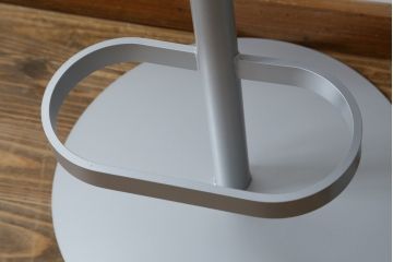 中古　短期展示品　美品　Cassinaixc.(カッシーナイクスシー)　Boomerang(ブーメラン)　シンプルで上品な佇まいが魅力のカウンターチェア2脚セット(回転椅子、ハイチェア、アームレスチェア、店舗什器)(R-069788)