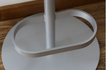 中古　短期展示品　美品　Cassinaixc.(カッシーナイクスシー)　Boomerang(ブーメラン)　シンプルで上品な佇まいが魅力のカウンターチェア2脚セット(回転椅子、ハイチェア、アームレスチェア、店舗什器)(R-069788)