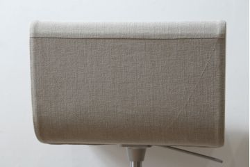中古　短期展示品　美品　Cassinaixc.(カッシーナイクスシー)　Boomerang(ブーメラン)　シンプルで上品な佇まいが魅力のカウンターチェア2脚セット(回転椅子、ハイチェア、アームレスチェア、店舗什器)(R-069788)
