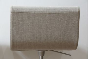 中古　短期展示品　美品　Cassinaixc.(カッシーナイクスシー)　Boomerang(ブーメラン)　シンプルで上品な佇まいが魅力のカウンターチェア2脚セット(回転椅子、ハイチェア、アームレスチェア、店舗什器)(R-069788)