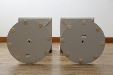 中古　短期展示品　美品　Cassinaixc.(カッシーナイクスシー)　Boomerang(ブーメラン)　シンプルで上品な佇まいが魅力のカウンターチェア2脚セット(回転椅子、ハイチェア、アームレスチェア、店舗什器)(R-069788)