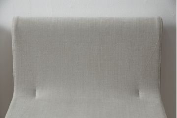 中古　短期展示品　美品　Cassinaixc.(カッシーナイクスシー)　Boomerang(ブーメラン)　シンプルで上品な佇まいが魅力のカウンターチェア2脚セット(回転椅子、ハイチェア、アームレスチェア、店舗什器)(R-069789)