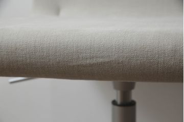 中古　短期展示品　美品　Cassinaixc.(カッシーナイクスシー)　Boomerang(ブーメラン)　シンプルで上品な佇まいが魅力のカウンターチェア2脚セット(回転椅子、ハイチェア、アームレスチェア、店舗什器)(R-069789)