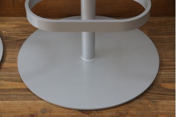 中古　短期展示品　美品　Cassinaixc.(カッシーナイクスシー)　Boomerang(ブーメラン)　シンプルで上品な佇まいが魅力のカウンターチェア2脚セット(回転椅子、ハイチェア、アームレスチェア、店舗什器)(R-069789)