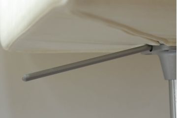 中古　短期展示品　美品　Cassinaixc.(カッシーナイクスシー)　Boomerang(ブーメラン)　シンプルで上品な佇まいが魅力のカウンターチェア2脚セット(回転椅子、ハイチェア、アームレスチェア、店舗什器)(R-069790)