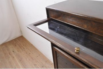 和製アンティーク　オーク材　落ち着いた色合いがクラシカルなお部屋に馴染みやすい脚付きスタッキングブックケース(本箱、収納棚、戸棚、キャビネット、飾り棚、陳列棚)(R-069791)