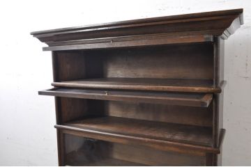 イギリスアンティーク　オーク材　落ち着いた色合いがクラシカルなお部屋に馴染みやすい引き出し付きスタッキングブックケース(本箱、収納棚、戸棚、キャビネット、飾り棚、陳列棚、英国)(R-069793)