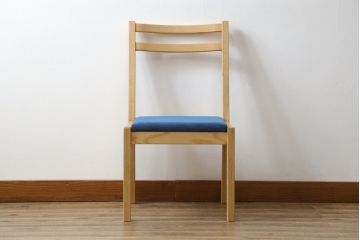 中古　短期展示品　美品　ヤクモ家具製作所　オーク材　シンプルチェア(SC40RO)　クッションタイプ　ナチュラルな風合いが優しい印象のチェア(ダイニングチェア、椅子、イス)(R-069797)