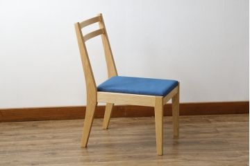 中古　短期展示品　美品　ヤクモ家具製作所　オーク材　シンプルチェア(SC40RO)　クッションタイプ　ナチュラルな風合いが優しい印象のチェア(ダイニングチェア、椅子、イス)(R-069797)