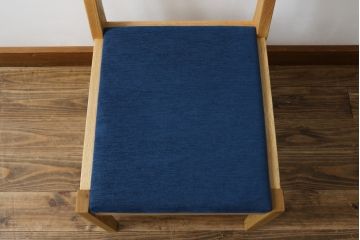 中古　短期展示品　美品　ヤクモ家具製作所　オーク材　シンプルチェア(SC40RO)　クッションタイプ　ナチュラルな風合いが優しい印象のチェア(ダイニングチェア、椅子、イス)(R-069797)