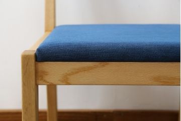 中古　短期展示品　美品　ヤクモ家具製作所　オーク材　シンプルチェア(SC40RO)　クッションタイプ　ナチュラルな風合いが優しい印象のチェア(ダイニングチェア、椅子、イス)(R-069797)