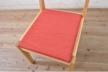 中古　短期展示品　美品　ヤクモ家具製作所　オーク材　シンプルチェア(SC40RO)　クッションタイプ　ナチュラルな風合いが優しい印象のチェア4脚セット(ダイニングチェア、椅子、イス、バラ売り可能)(定価4脚で約14万円)(R-069798)