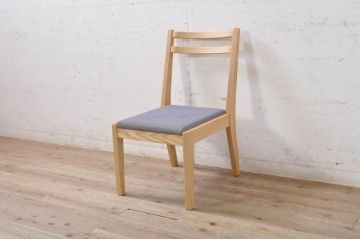 中古　短期展示品　美品　ヤクモ家具製作所　オーク材　シンプルチェア(SC40RO)　 クッションタイプ　ナチュラルな風合いが優しい印象のチェア3脚セット(ダイニングチェア、椅子、イス、バラ売り可能)(定価3脚で約10万5千円)(R-069799)