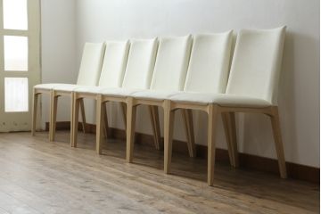 中古　短期展示品　Cassinaixc.(カッシーナイクスシー)　IXC. R&D(イクスシー.R&D)　LINE(ライン)　ウルトラスエード(ULTRASUEDE)　Eランク　シンプルですっきりとした佇まいが魅力のダイニングチェア6脚セット(椅子、イス、アームレスチェア、店舗什器)(定価6脚で約46万2千円)(R-069800)