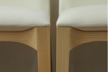 中古　短期展示品　Cassinaixc.(カッシーナイクスシー)　IXC. R&D(イクスシー.R&D)　LINE(ライン)　ウルトラスエード(ULTRASUEDE)　Eランク　シンプルですっきりとした佇まいが魅力のダイニングチェア6脚セット(椅子、イス、アームレスチェア、店舗什器)(定価6脚で約46万2千円)(R-069800)