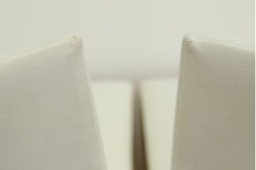 中古　短期展示品　Cassinaixc.(カッシーナイクスシー)　IXC. R&D(イクスシー.R&D)　LINE(ライン)　ウルトラスエード(ULTRASUEDE)　Eランク　シンプルですっきりとした佇まいが魅力のダイニングチェア6脚セット(椅子、イス、アームレスチェア、店舗什器)(定価6脚で約46万2千円)(R-069800)