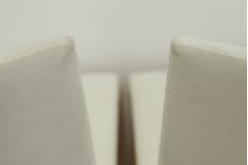 中古　短期展示品　Cassinaixc.(カッシーナイクスシー)　IXC. R&D(イクスシー.R&D)　LINE(ライン)　ウルトラスエード(ULTRASUEDE)　Eランク　シンプルですっきりとした佇まいが魅力のダイニングチェア6脚セット(椅子、イス、アームレスチェア、店舗什器)(定価6脚で約46万2千円)(R-069800)