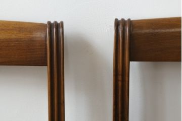 中古　スペイン製　バロッサバレンティ(VARO,S.A. VALENTI)　緩やかな曲線を描くデザインが美しいダイニングチェア4脚セット(椅子、イス)(定価4脚で約60万円)(R-069801)