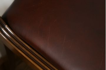 中古　スペイン製　バロッサバレンティ(VARO,S.A. VALENTI)　緩やかな曲線を描くデザインが美しいダイニングチェア2脚セット(椅子、イス)(定価2脚で約30万円)(R-069802)
