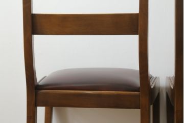 中古　スペイン製　バロッサバレンティ(VARO,S.A. VALENTI)　緩やかな曲線を描くデザインが美しいダイニングチェア2脚セット(椅子、イス)(定価2脚で約30万円)(R-069802)