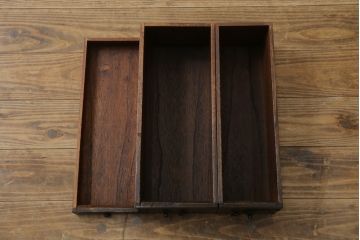 和製アンティーク　江戸期　古作造り　落ち着いた佇まいが魅力的な掛硯型船箪笥(かけすずり、懸硯型、舟箪笥、時代箪笥、帳場箪笥、小物収納、小引き出し)(R-069807)