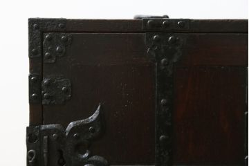 和製アンティーク　江戸期　古作造り　落ち着いた佇まいが魅力的な掛硯型船箪笥(かけすずり、懸硯型、舟箪笥、時代箪笥、帳場箪笥、小物収納、小引き出し)(R-069807)