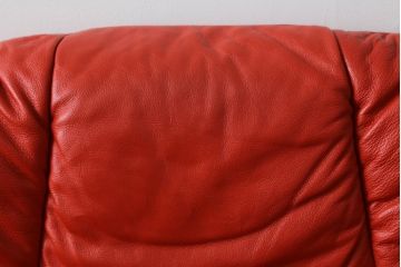 中古　EKORNES(エコーネス)　Reno　レノクラシック　Mサイズ　本革(レザー)　くつろぎの時間におすすめのオットマン付きストレスレスチェア(アームチェア、リクライニングチェア、椅子、一人掛けソファ、1Pソファ、北欧)(定価約47万円)(R-069809)